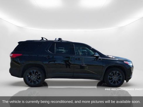 Used 2021 Chevrolet Traverse RS w/ LPO, Cargo Package FWD image 4
