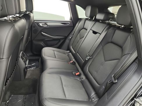 Used 2023 Porsche Macan AWD/4WD image 14