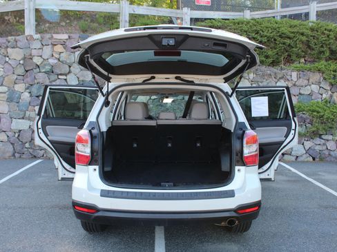 Used 2014 Subaru Forester 2.5i Limited image 10