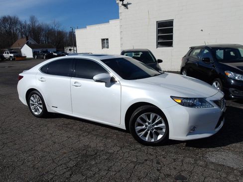 Used 2013 Lexus ES 300h w/ Luxury Pkg image 8