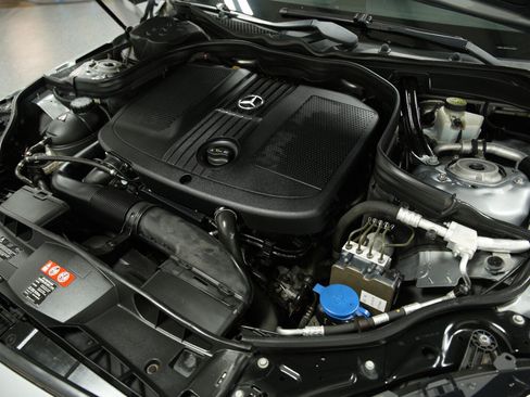 Used 2014 Mercedes-Benz E 250 BlueTEC Sedan image 13