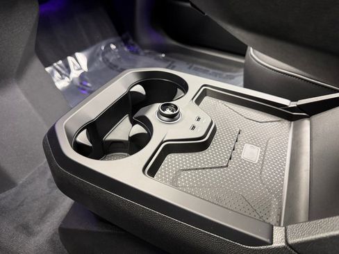 Used 2026 BMW iX xDrive45 image 18