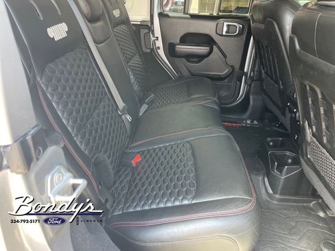 Used 2021 Jeep Wrangler Unlimited Rubicon AWD/4WD image 16