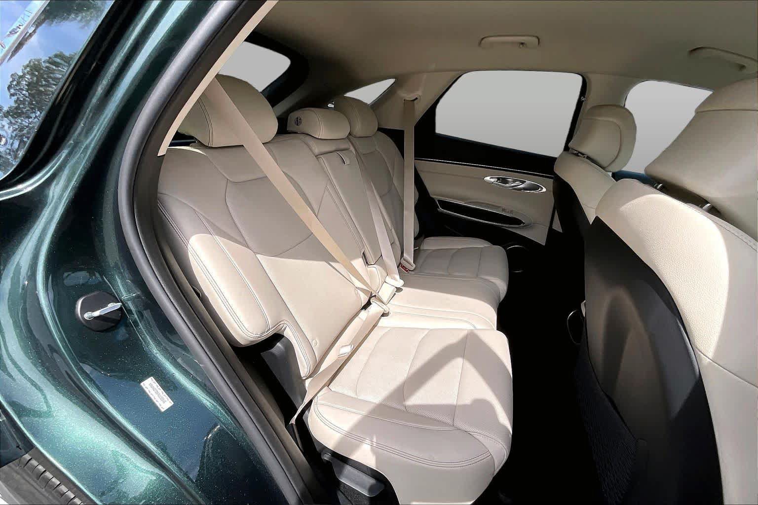 Used 2023 Genesis GV70 2.5T AWD/4WD image 19