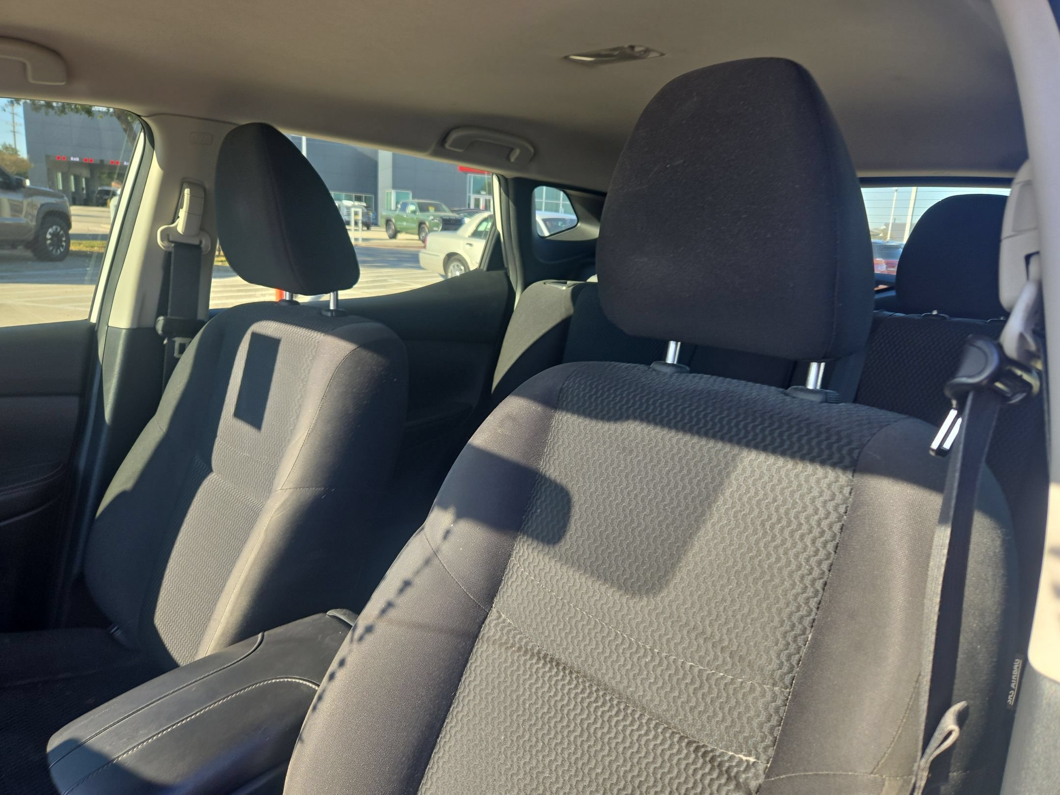 Used 2018 Nissan Rogue Sport S w/ S Appearance Package FWD image 9