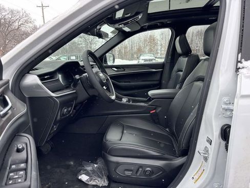 New 2026 Jeep Grand Cherokee Limited w/ Limited Altitude Package image 5