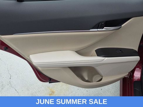 Used 2021 Toyota Camry XLE FWD image 30