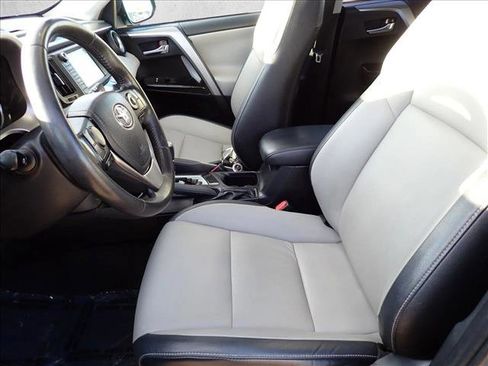 Used 2018 Toyota RAV4 Limited image 12