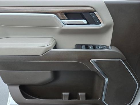 Used 2025 Chevrolet Silverado 1500 LT AWD/4WD image 36
