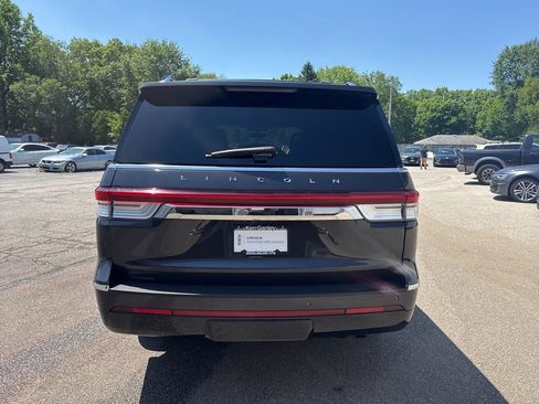 Used 2022 Lincoln Navigator Reserve AWD/4WD image 5