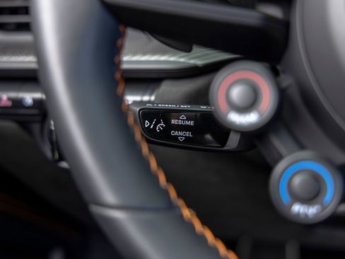 Used 2025 Porsche 911 GT3 RS image 39