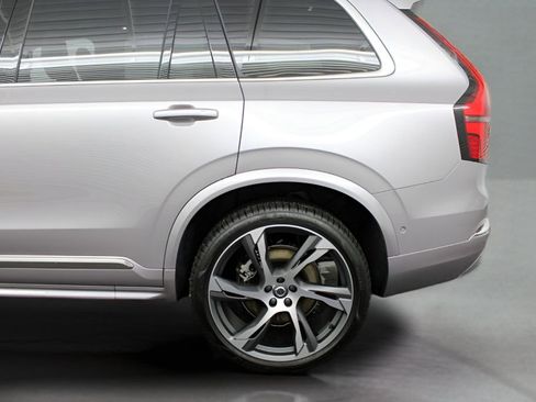 New 2026 Volvo XC90 B5 Plus w/ Protection Package Premier image 14