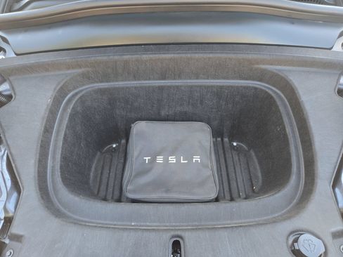 Used 2026 Tesla Model Y 2WD image 27