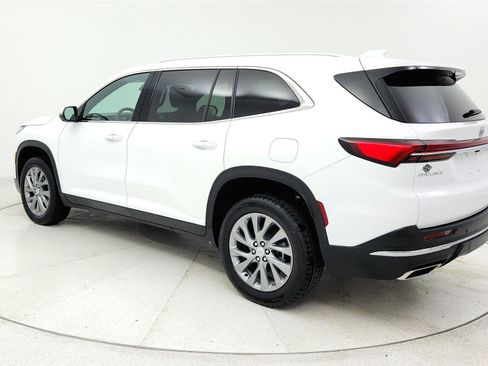 Used 2025 Buick Enclave Preferred FWD image 3