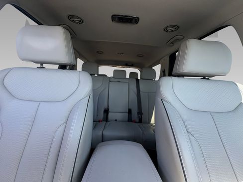 Used 2024 Hyundai Palisade SEL FWD image 2