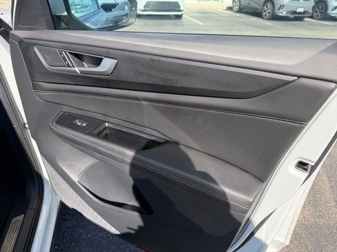 Used 2025 Volkswagen Atlas Cross Sport SEL Premium R-Line image 15