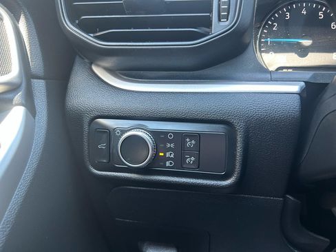 Used 2021 Ford Explorer XLT RWD image 18