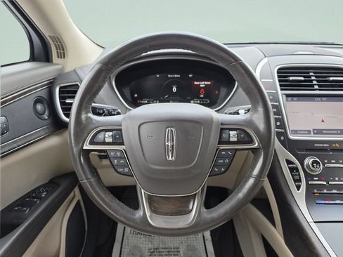 Used 2019 Lincoln Nautilus Reserve FWD image 19