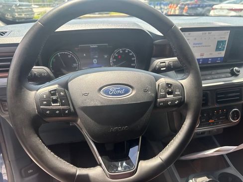 Used 2024 Ford Maverick Lariat FWD image 9