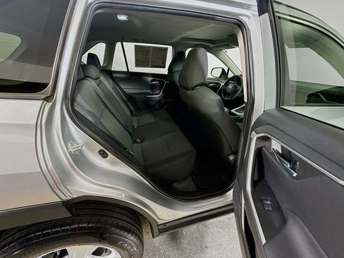 Certified 2021 Toyota RAV4 XLE w/ Convenience Package FWD image 24