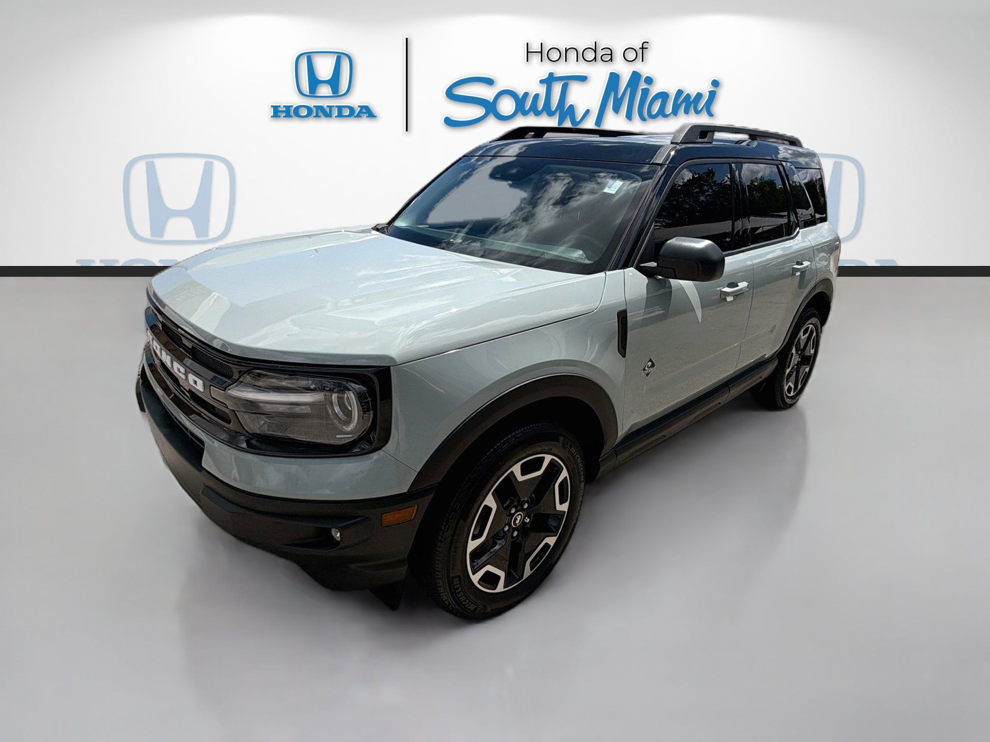 Used 2024 Ford Bronco Sport Outer Banks w/ Tech Package AWD/4WD image 3