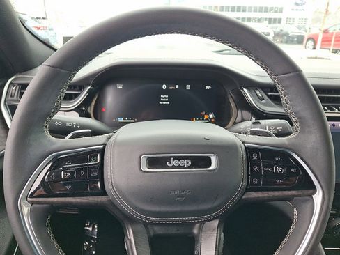 Used 2023 Jeep Grand Cherokee Overland w/ Luxury Tech Group IV image 22