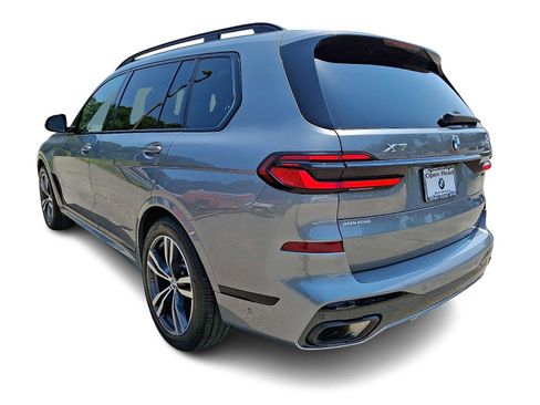Used 2024 BMW X7 xDrive40i w/ M Sport Package AWD/4WD image 4