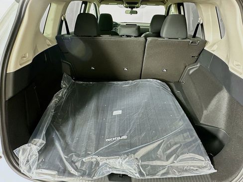 New 2026 Nissan Rogue SV w/ Cold Weather Package AWD/4WD image 33
