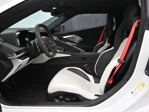 Used 2023 Chevrolet Corvette Stingray Premium Conv w/ Z51 Performance Package image 21