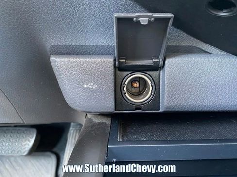 Used 2023 Toyota Camry SE image 31