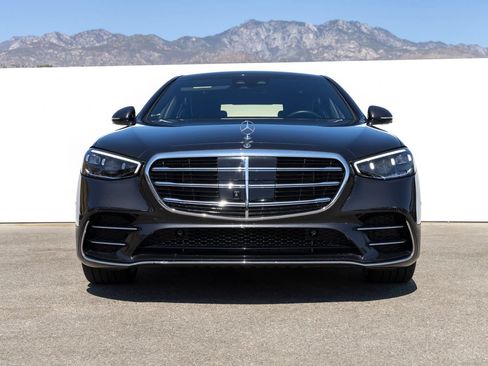 Used 2023 Mercedes-Benz S 500 4MATIC image 4