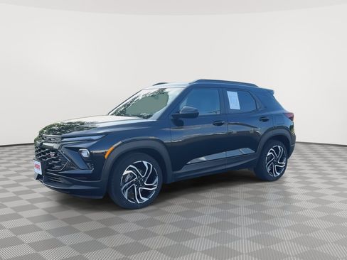 Used 2025 Chevrolet TrailBlazer RS w/ Convenience Package FWD image 4
