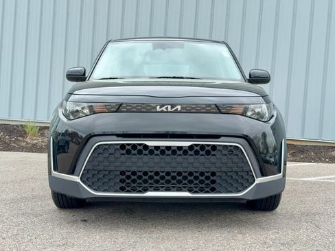 Used 2023 Kia Soul LX w/ LX Technology Package image 3