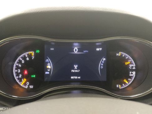 Used 2019 Jeep Grand Cherokee Laredo image 23