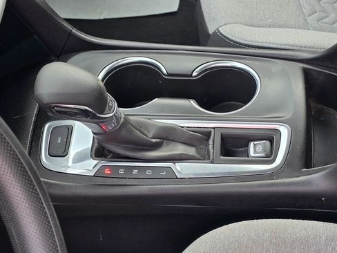 Used 2022 Chevrolet Equinox LS AWD/4WD image 12