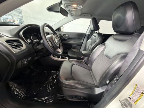 Used 2018 Jeep Compass Latitude w/ Popular Equipment Group AWD/4WD image 13