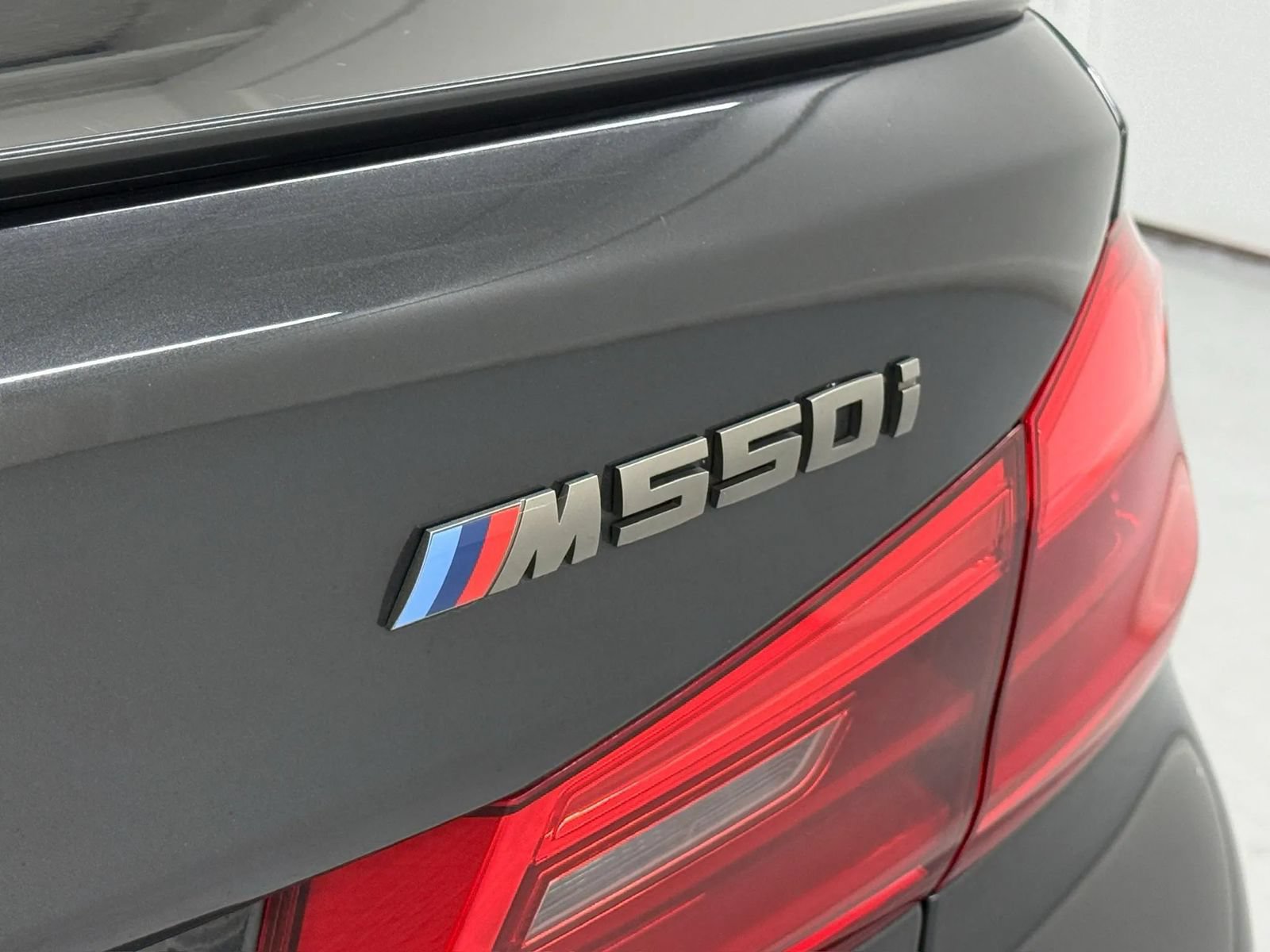 Used 2018 BMW M550i xDrive w/ Driving Assistance Package AWD/4WD image 36