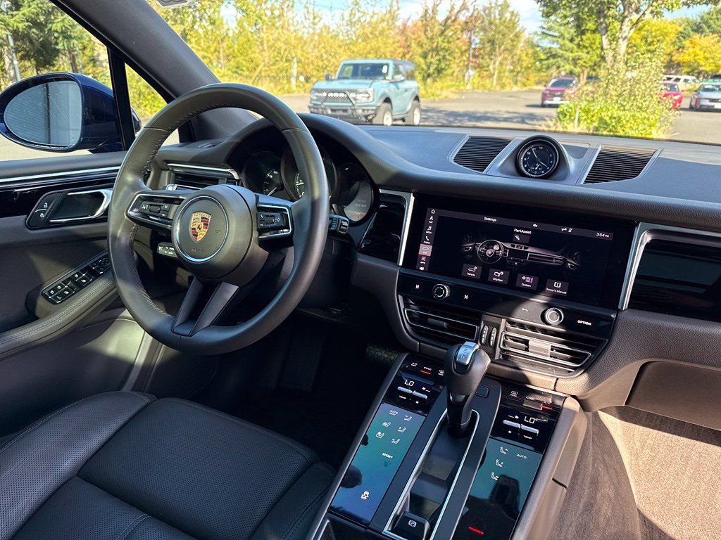 Used 2022 Porsche Macan AWD/4WD image 21