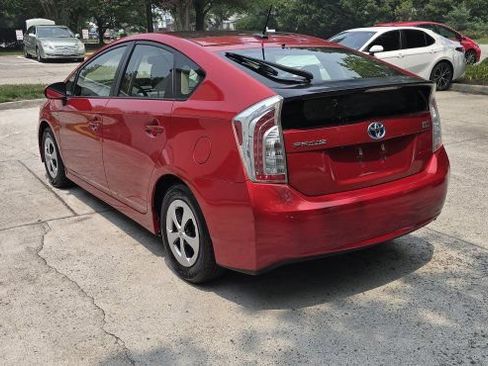 Used 2013 Toyota Prius Four w/ Deluxe Solar Roof Pkg FWD image 3