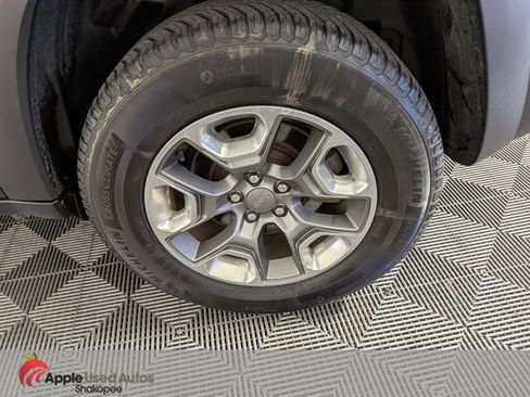 Used 2019 Jeep Cherokee Trailhawk w/ Cold Weather Group AWD/4WD image 47