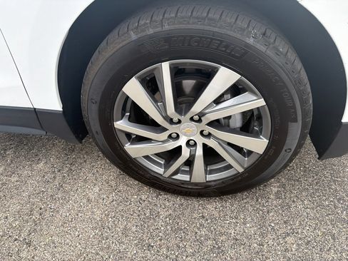 Used 2024 Chevrolet Equinox Premier FWD image 31