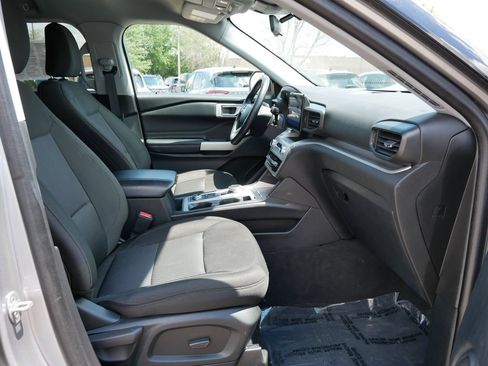 Used 2022 Ford Explorer XLT AWD/4WD image 14