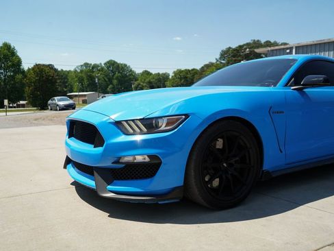 Used 2017 Ford Mustang Shelby GT350 RWD image 16