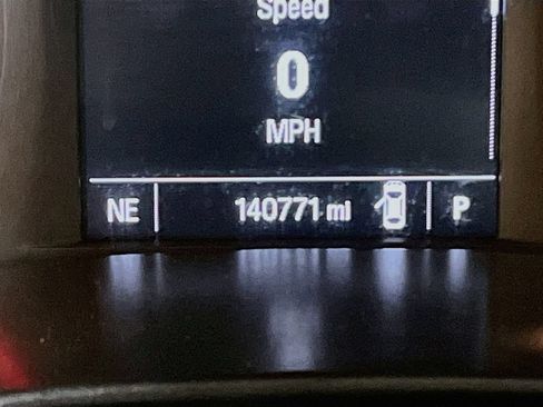 Used 2015 Chevrolet Colorado Z71 AWD/4WD image 12