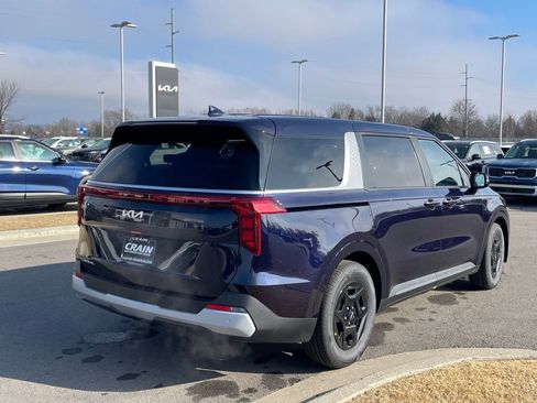 New 2026 Kia Carnival FWD image 7
