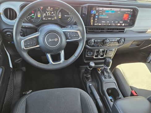 Used 2024 Jeep Wrangler Unlimited Sahara AWD/4WD image 12
