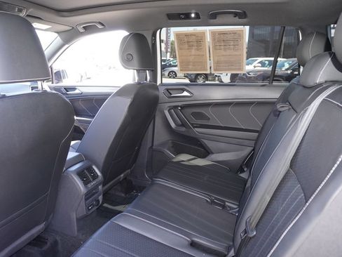 Used 2023 Volkswagen Tiguan SE R-Line FWD image 11
