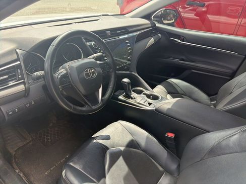 Used 2020 Toyota Camry XLE image 4