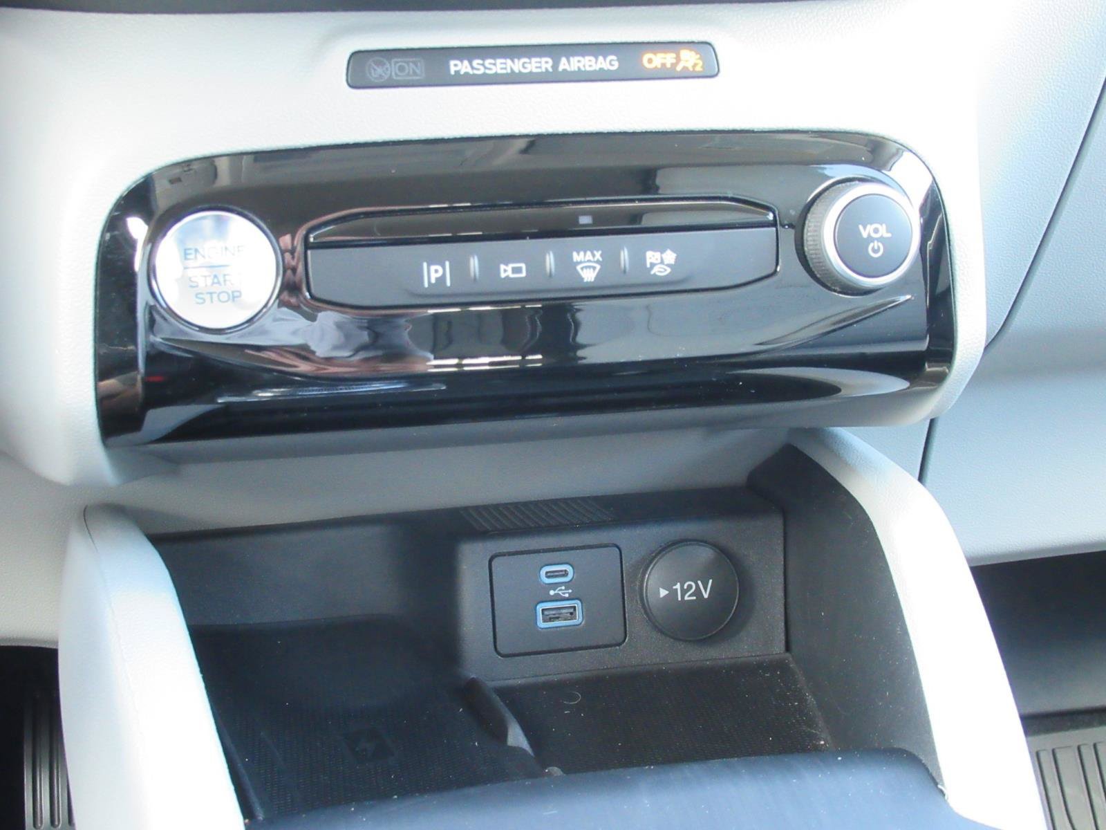 Used 2023 Ford Escape Platinum w/ Premium Technology Package AWD/4WD image 29