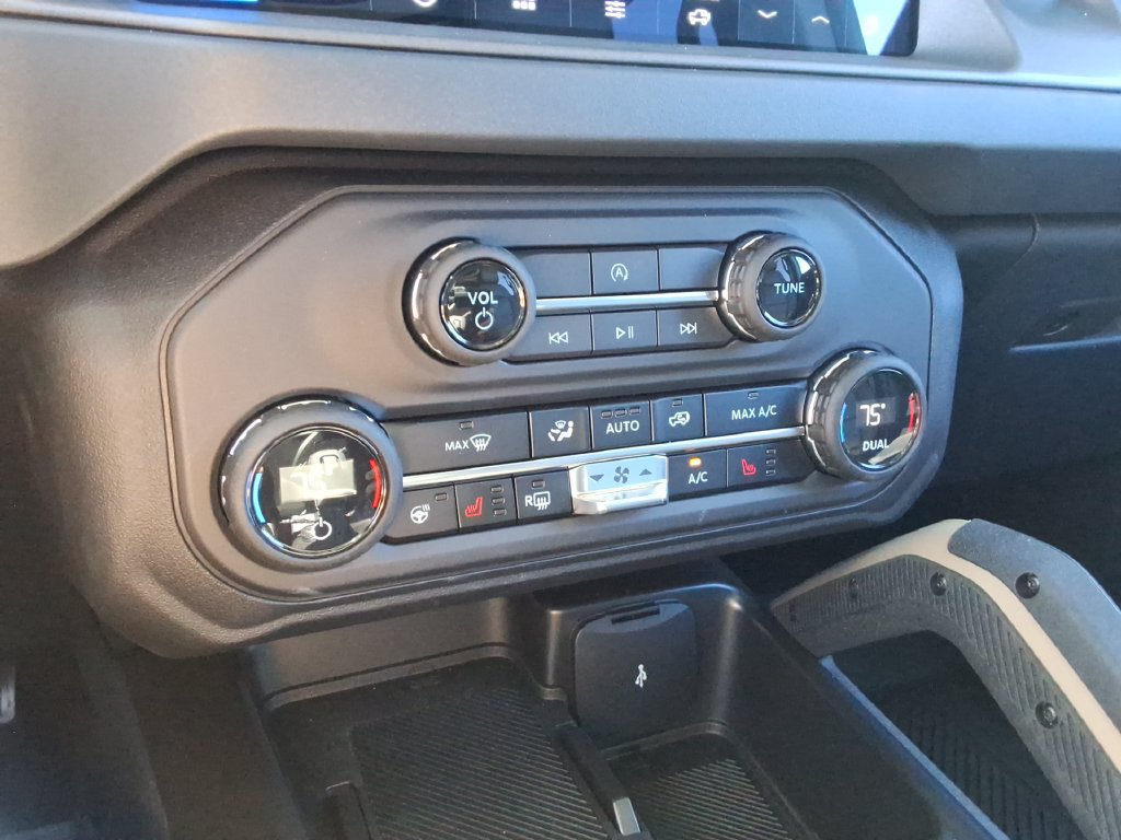 Used 2026 Ford Bronco Badlands w/ Sasquatch Package AWD/4WD image 37